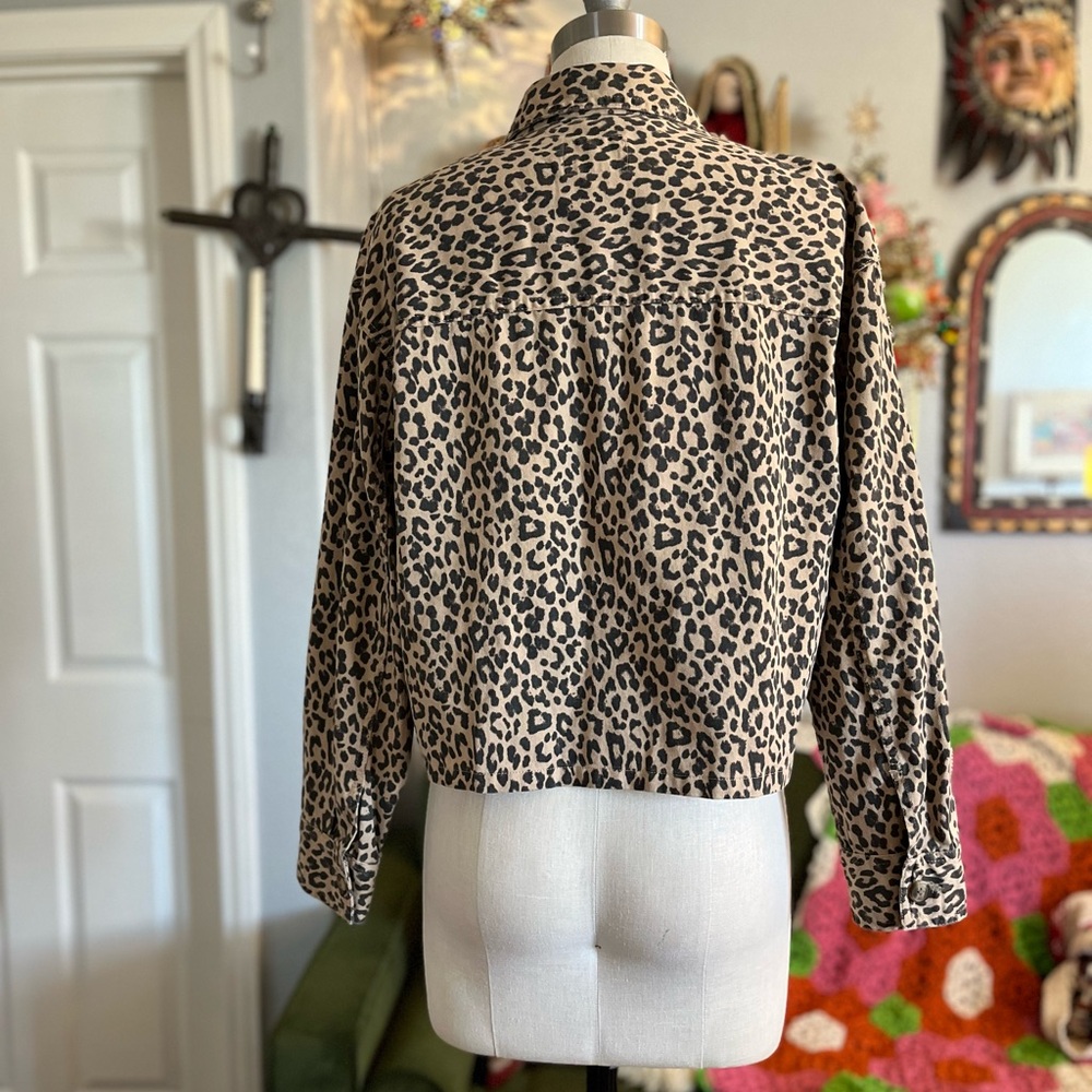 American Eagle Leopard Print Cropped Jacketet - image 4